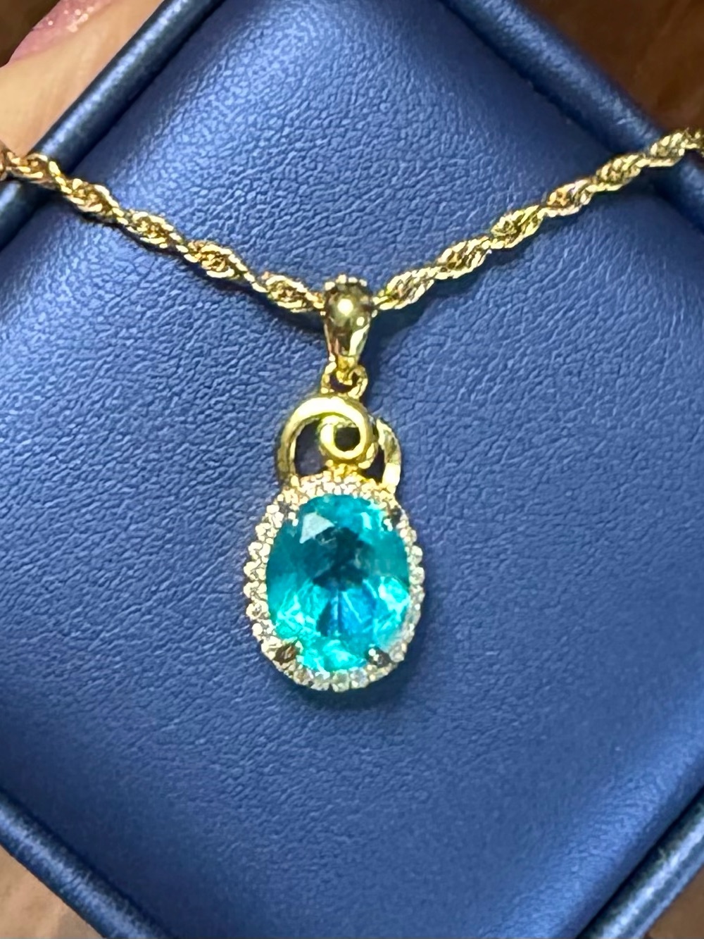 Stunning Natural Paraiba Topaz 10x8mm oval Pendant 18K Gold over 925 Sterling
